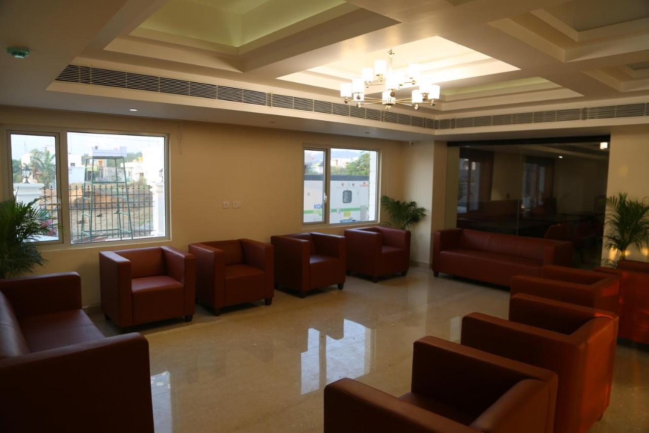 Hotel Skanda Palace Thiruttani Dış mekan fotoğraf